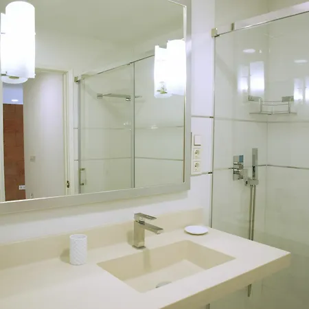 Flatguest Apartman *